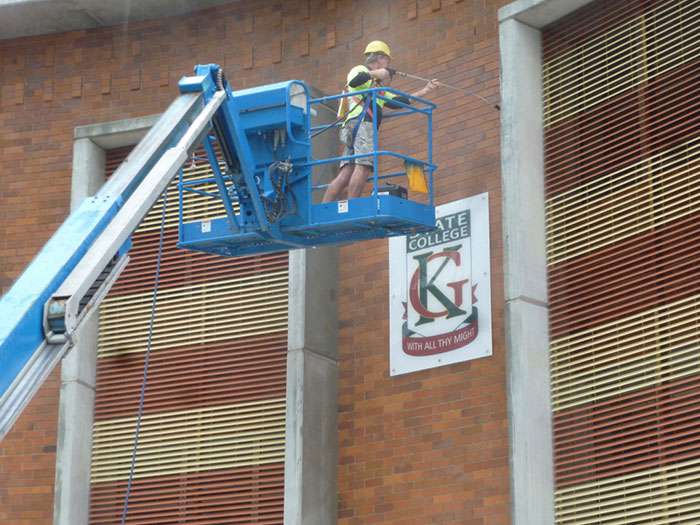 Building cleaning bricks